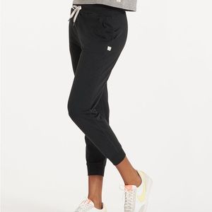 Vuori Performance Jogger-(XL) Black Heather/ pre worn
